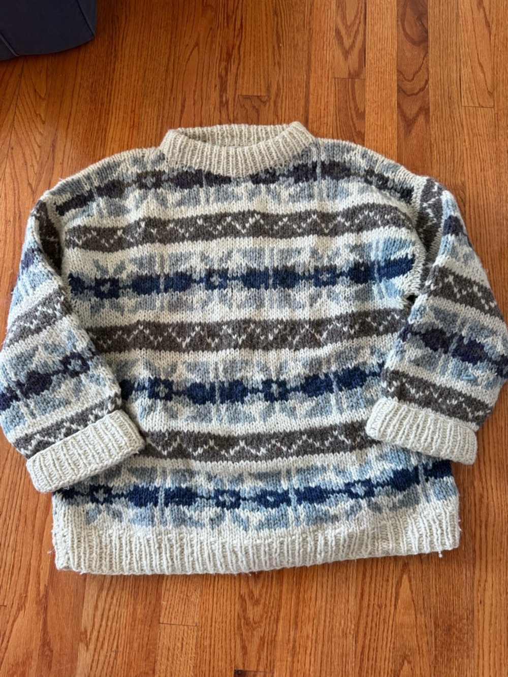 Wooly Wagon 100% Wool m Chunky Knit Women's Sweater